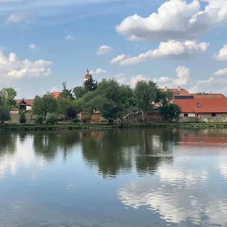بيت للعطل Chaloupka Miluska U Vranovske Prehrady Stitary