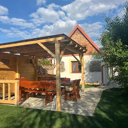 Chaloupka Miluska U Vranovske Prehrady Stitary